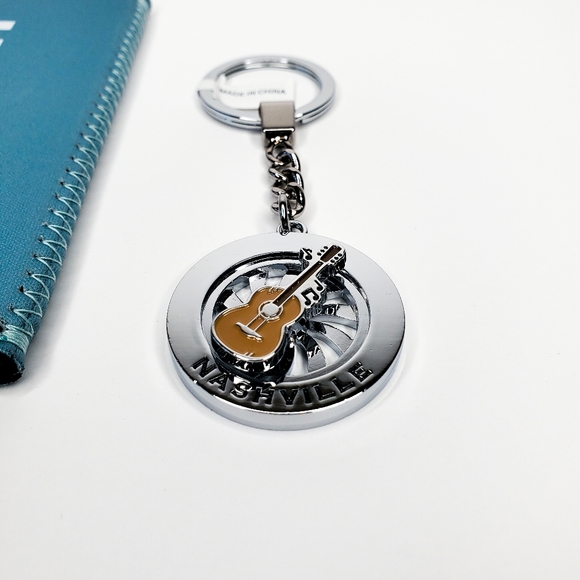 NASHville Collection Can Cooler Short Beer Coozie Holder Guitar Keychain Bundle - Picture 6 of 12